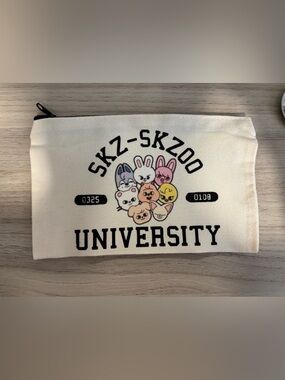 Cute handmade Stray Kids SKZOO pouch (makeup bag/pencil case) + 3 large pins
